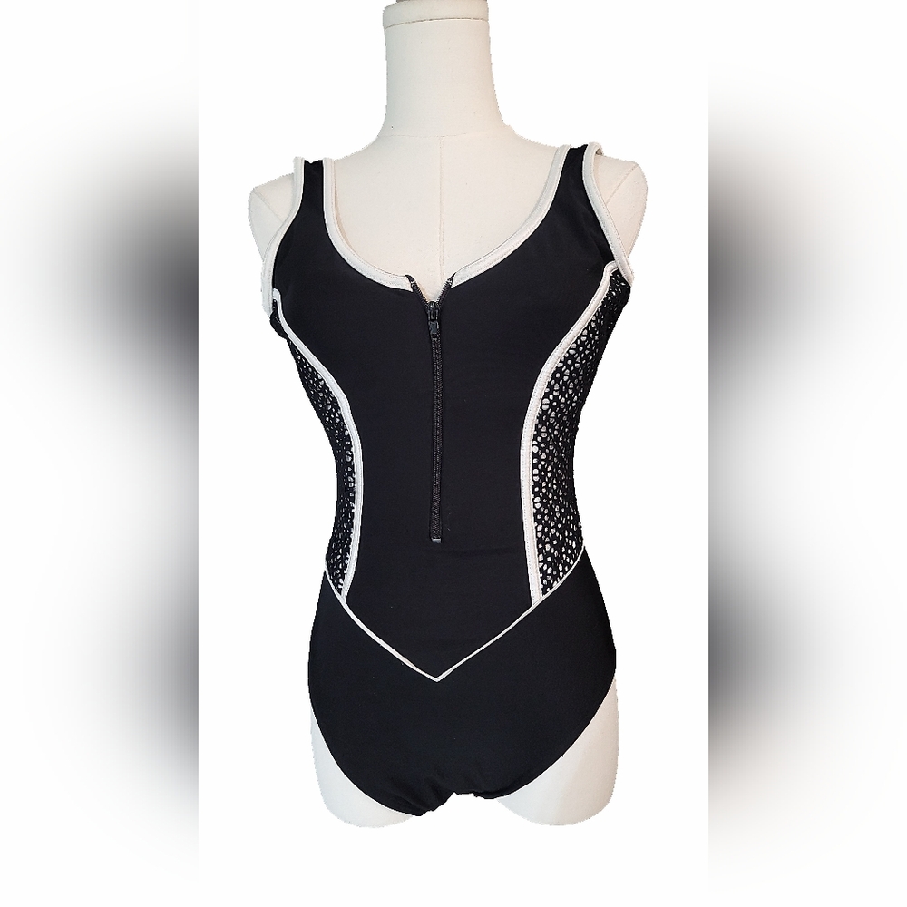 Boston Proper Black and White Sporty One Piece Swimsuit‎
